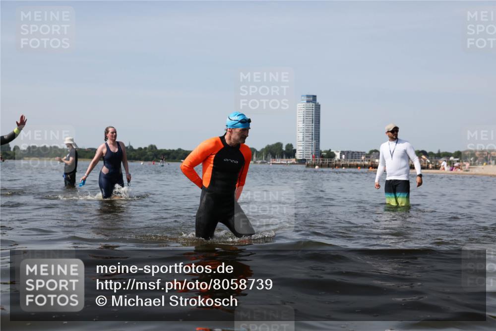 22.06.2025 - Viking Triathlon Michael Strokosch http://msf.ph/oto/8058739 22.06.2025 10:49:54 Schwimmen 69, 97, 140, 270, 273, 356 meine-sportfotos.de