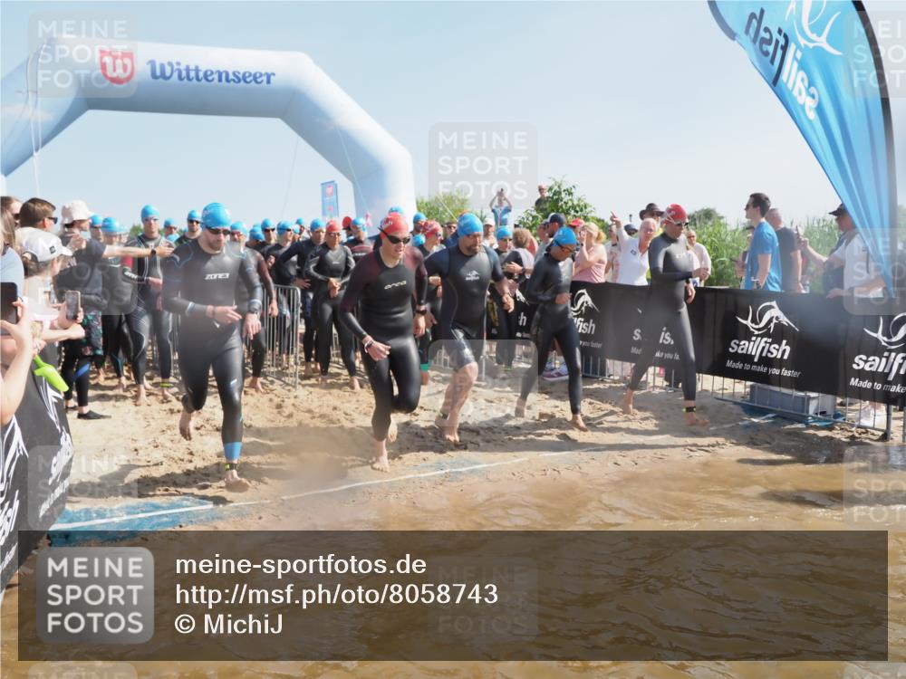 22.06.2025 - Viking Triathlon MichiJ http://msf.ph/oto/8058743 22.06.2025 10:03:31 Schwimmen 25, 42, 58, 88, 179, 182, 221, 251, 324, 332, 434, 454, 556, 645, 659 meine-sportfotos.de