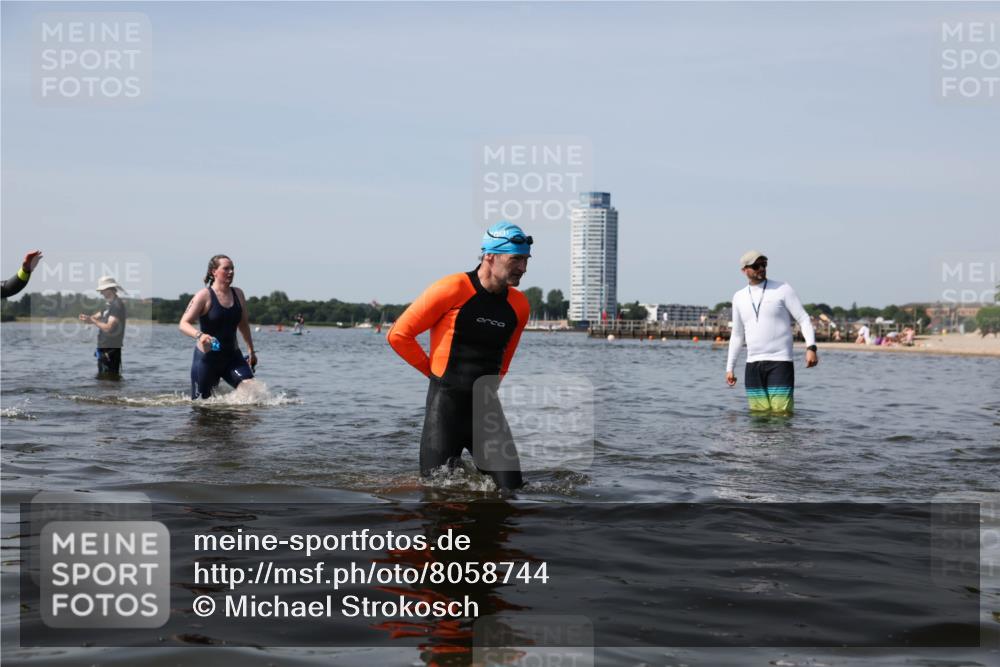 22.06.2025 - Viking Triathlon Michael Strokosch http://msf.ph/oto/8058744 22.06.2025 10:49:54 Schwimmen 69, 97, 140, 270, 273, 356 meine-sportfotos.de