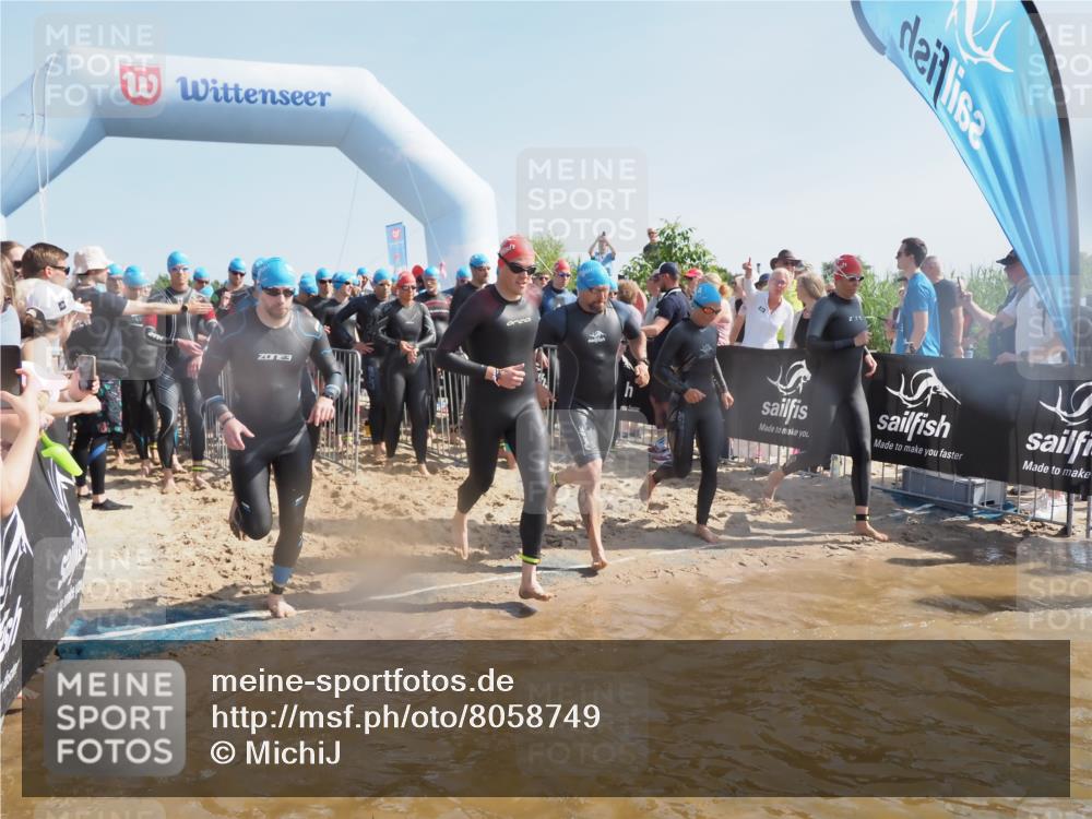 22.06.2025 - Viking Triathlon MichiJ http://msf.ph/oto/8058749 22.06.2025 10:03:32 Schwimmen 25, 42, 58, 88, 179, 182, 221, 251, 324, 332, 434, 454, 556, 645, 659 meine-sportfotos.de