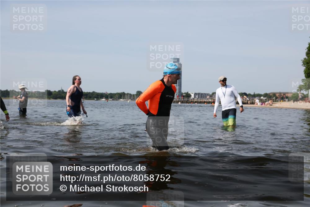 22.06.2025 - Viking Triathlon Michael Strokosch http://msf.ph/oto/8058752 22.06.2025 10:49:55 Schwimmen 69, 97, 140, 270, 273, 356 meine-sportfotos.de