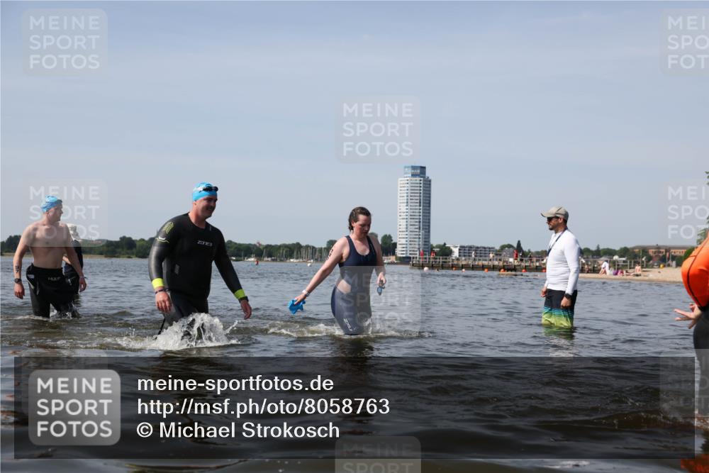 22.06.2025 - Viking Triathlon Michael Strokosch http://msf.ph/oto/8058763 22.06.2025 10:49:56 Schwimmen 69, 97, 140, 270, 273, 356 meine-sportfotos.de