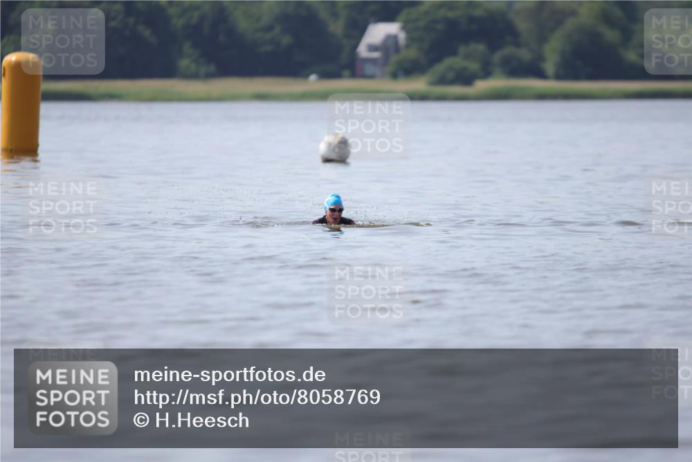 22.06.2025 - Viking Triathlon H.Heesch http://msf.ph/oto/8058769 22.06.2025 11:12:56 Schwimmen  meine-sportfotos.de
