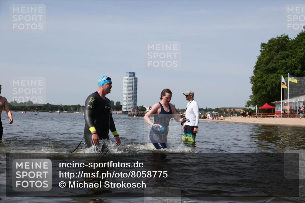22.06.2025 - Viking Triathlon Michael Strokosch http://msf.ph/oto/8058775 22.06.2025 10:49:58 Schwimmen 69, 97, 140, 270, 273, 356 meine-sportfotos.de