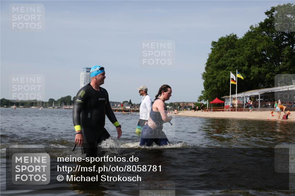 22.06.2025 - Viking Triathlon Michael Strokosch http://msf.ph/oto/8058781 22.06.2025 10:49:58 Schwimmen 69, 97, 140, 270, 273, 356 meine-sportfotos.de