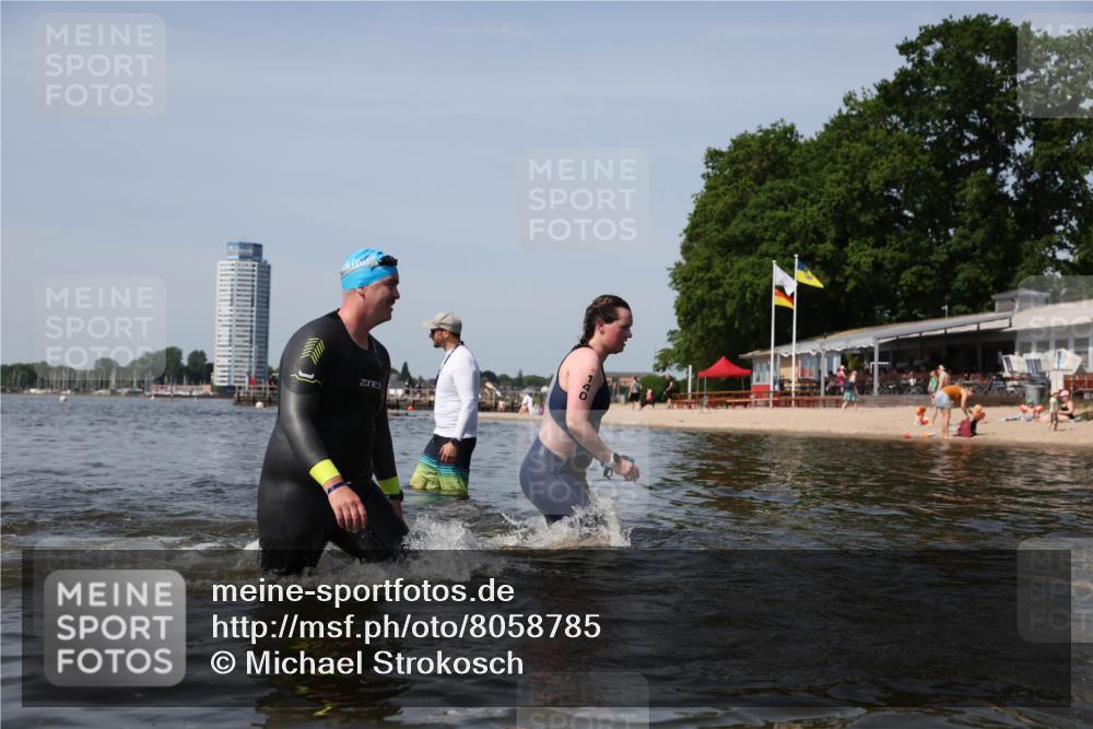 22.06.2025 - Viking Triathlon Michael Strokosch http://msf.ph/oto/8058785 22.06.2025 10:49:59 Schwimmen 69, 97, 140, 270, 273, 356 meine-sportfotos.de
