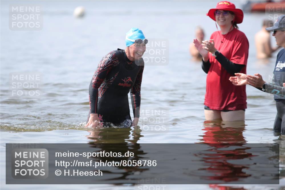22.06.2025 - Viking Triathlon H.Heesch http://msf.ph/oto/8058786 22.06.2025 11:13:58 Schwimmen  meine-sportfotos.de