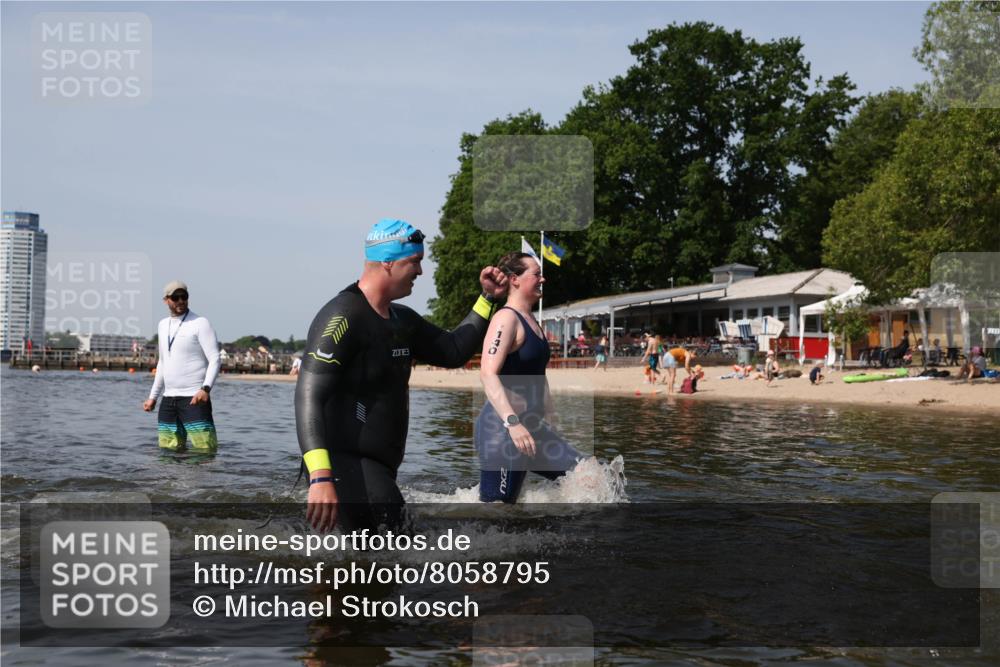 22.06.2025 - Viking Triathlon Michael Strokosch http://msf.ph/oto/8058795 22.06.2025 10:49:59 Schwimmen 69, 97, 140, 270, 273, 356 meine-sportfotos.de
