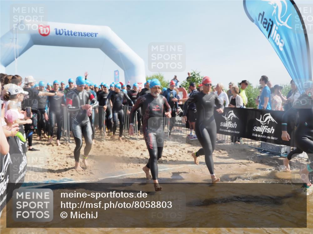 22.06.2025 - Viking Triathlon MichiJ http://msf.ph/oto/8058803 22.06.2025 10:03:36 Schwimmen 42, 58, 62, 79, 148, 179, 182, 221, 434, 454, 556, 619, 635, 645, 659 meine-sportfotos.de