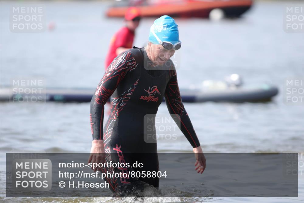 22.06.2025 - Viking Triathlon H.Heesch http://msf.ph/oto/8058804 22.06.2025 11:14:08 Schwimmen  meine-sportfotos.de