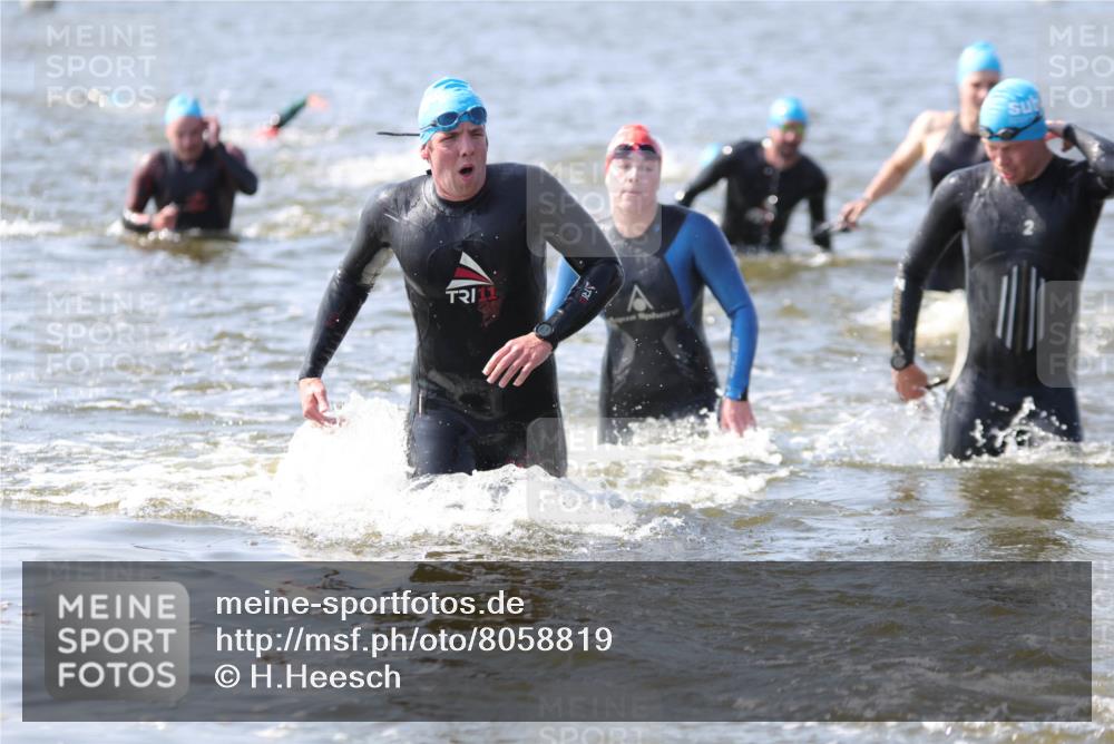 22.06.2025 - Viking Triathlon H.Heesch http://msf.ph/oto/8058819 22.06.2025 10:28:59 Schwimmen 7, 12, 15, 152, 200, 310, 384, 414, 443, 458, 604, 628, 652 meine-sportfotos.de