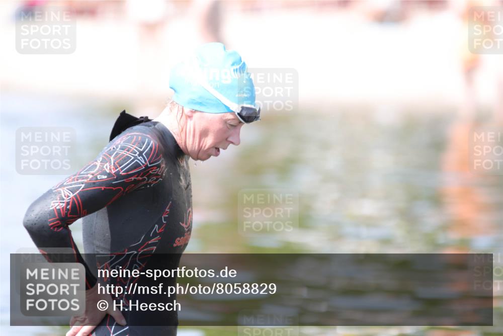 22.06.2025 - Viking Triathlon H.Heesch http://msf.ph/oto/8058829 22.06.2025 11:14:20 Schwimmen 405 meine-sportfotos.de