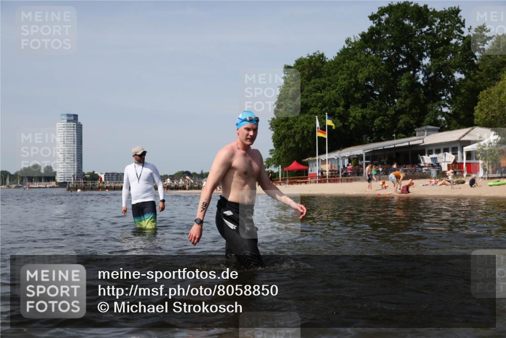 22.06.2025 - Viking Triathlon Michael Strokosch http://msf.ph/oto/8058850 22.06.2025 10:50:03 Schwimmen 69, 97, 140, 270, 273, 356 meine-sportfotos.de
