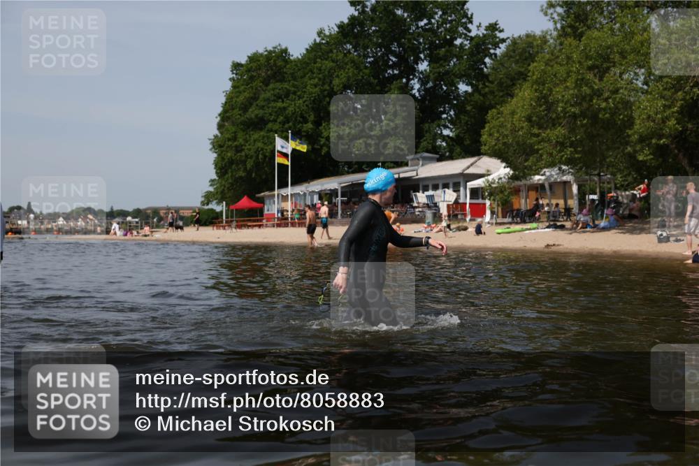 22.06.2025 - Viking Triathlon Michael Strokosch http://msf.ph/oto/8058883 22.06.2025 10:50:15 Schwimmen 431, 463 meine-sportfotos.de