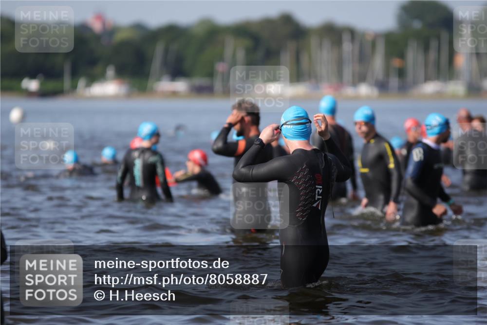 22.06.2025 - Viking Triathlon H.Heesch http://msf.ph/oto/8058887 22.06.2025 09:42:10 Schwimmen  meine-sportfotos.de