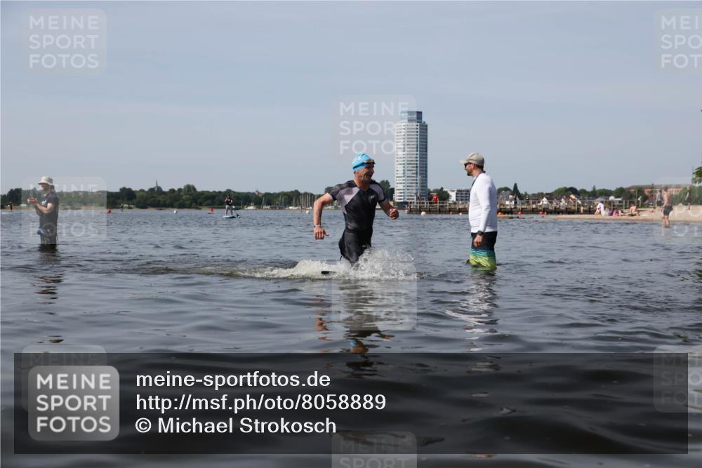 22.06.2025 - Viking Triathlon Michael Strokosch http://msf.ph/oto/8058889 22.06.2025 10:50:24 Schwimmen 24, 202, 418, 431, 463 meine-sportfotos.de