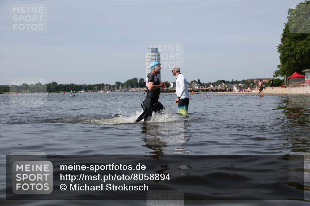 22.06.2025 - Viking Triathlon Michael Strokosch http://msf.ph/oto/8058894 22.06.2025 10:50:24 Schwimmen 24, 202, 418, 431, 463 meine-sportfotos.de
