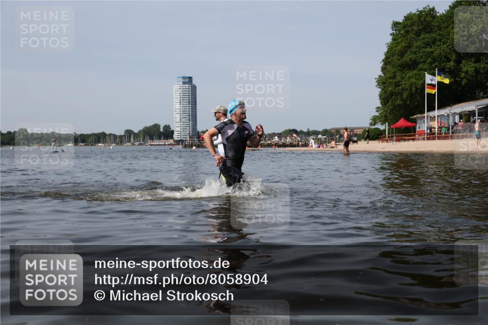 22.06.2025 - Viking Triathlon Michael Strokosch http://msf.ph/oto/8058904 22.06.2025 10:50:24 Schwimmen 24, 202, 418, 431, 463 meine-sportfotos.de