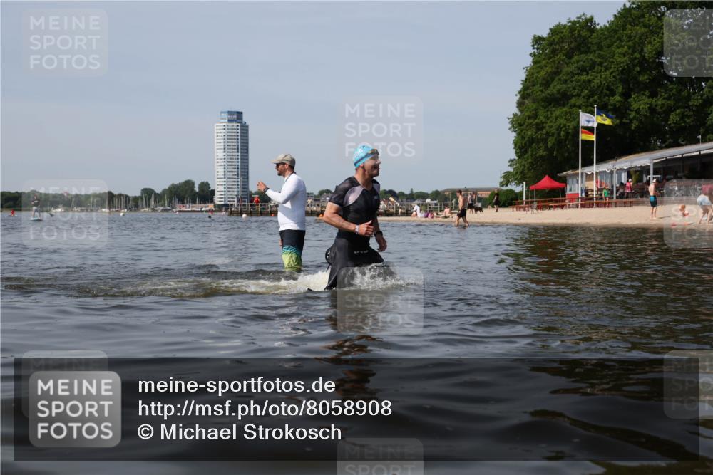 22.06.2025 - Viking Triathlon Michael Strokosch http://msf.ph/oto/8058908 22.06.2025 10:50:25 Schwimmen 24, 202, 418, 431, 463 meine-sportfotos.de