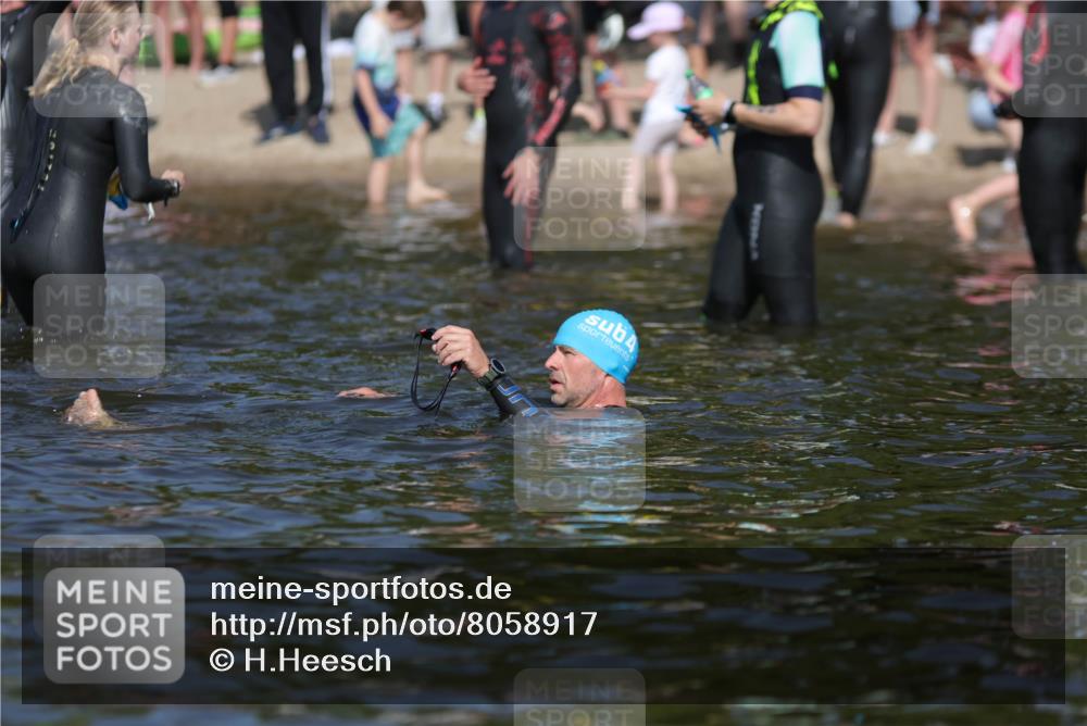 22.06.2025 - Viking Triathlon H.Heesch http://msf.ph/oto/8058917 22.06.2025 09:43:46 Schwimmen  meine-sportfotos.de
