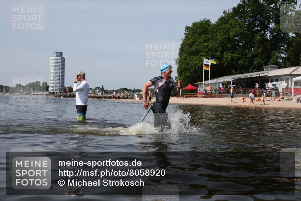 22.06.2025 - Viking Triathlon Michael Strokosch http://msf.ph/oto/8058920 22.06.2025 10:50:25 Schwimmen 24, 202, 418, 431, 463 meine-sportfotos.de