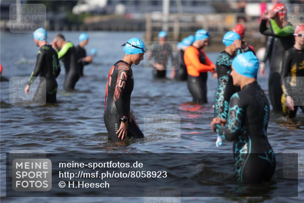 22.06.2025 - Viking Triathlon H.Heesch http://msf.ph/oto/8058923 22.06.2025 09:44:44 Schwimmen  meine-sportfotos.de