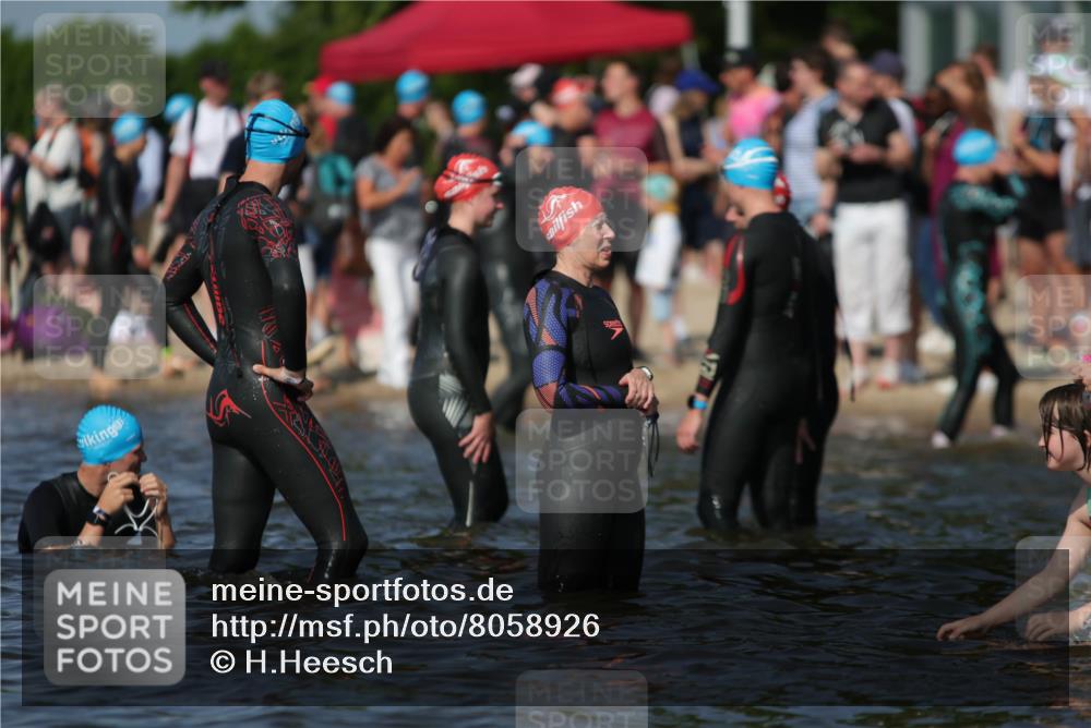 22.06.2025 - Viking Triathlon H.Heesch http://msf.ph/oto/8058926 22.06.2025 09:44:46 Schwimmen  meine-sportfotos.de