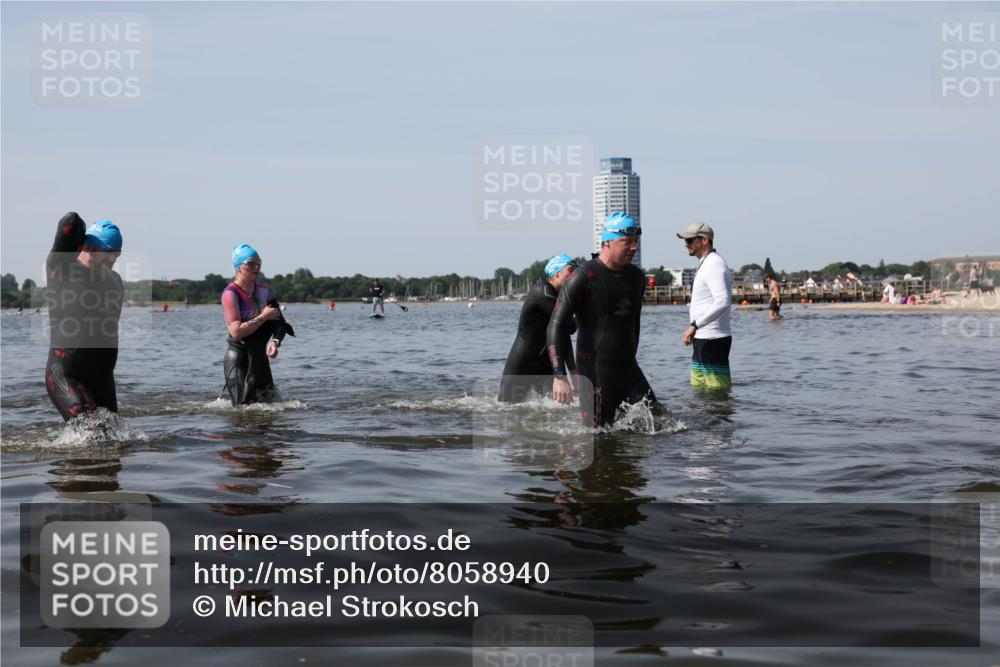 22.06.2025 - Viking Triathlon Michael Strokosch http://msf.ph/oto/8058940 22.06.2025 10:50:31 Schwimmen 24, 48, 202, 402, 418, 463, 533 meine-sportfotos.de