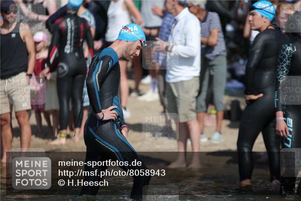 22.06.2025 - Viking Triathlon H.Heesch http://msf.ph/oto/8058943 22.06.2025 09:49:22 Schwimmen  meine-sportfotos.de