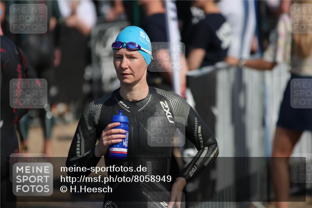 22.06.2025 - Viking Triathlon H.Heesch http://msf.ph/oto/8058949 22.06.2025 09:49:47 Schwimmen  meine-sportfotos.de