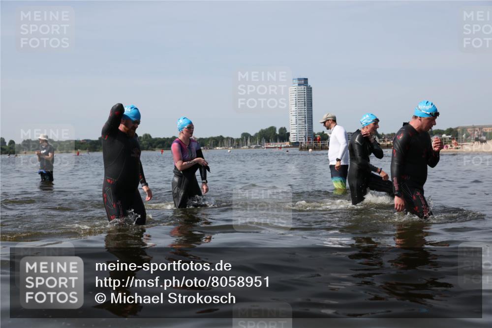 22.06.2025 - Viking Triathlon Michael Strokosch http://msf.ph/oto/8058951 22.06.2025 10:50:32 Schwimmen 24, 48, 202, 402, 418, 463, 533 meine-sportfotos.de