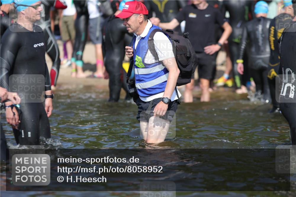 22.06.2025 - Viking Triathlon H.Heesch http://msf.ph/oto/8058952 22.06.2025 09:50:39 Schwimmen  meine-sportfotos.de