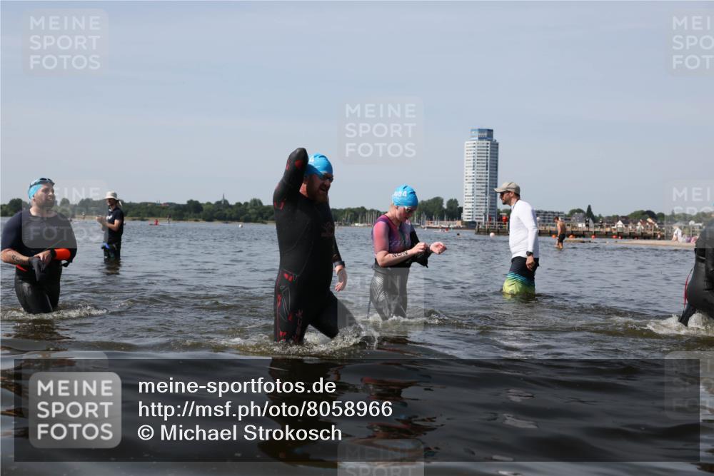 22.06.2025 - Viking Triathlon Michael Strokosch http://msf.ph/oto/8058966 22.06.2025 10:50:33 Schwimmen 24, 48, 202, 402, 418, 463, 533 meine-sportfotos.de