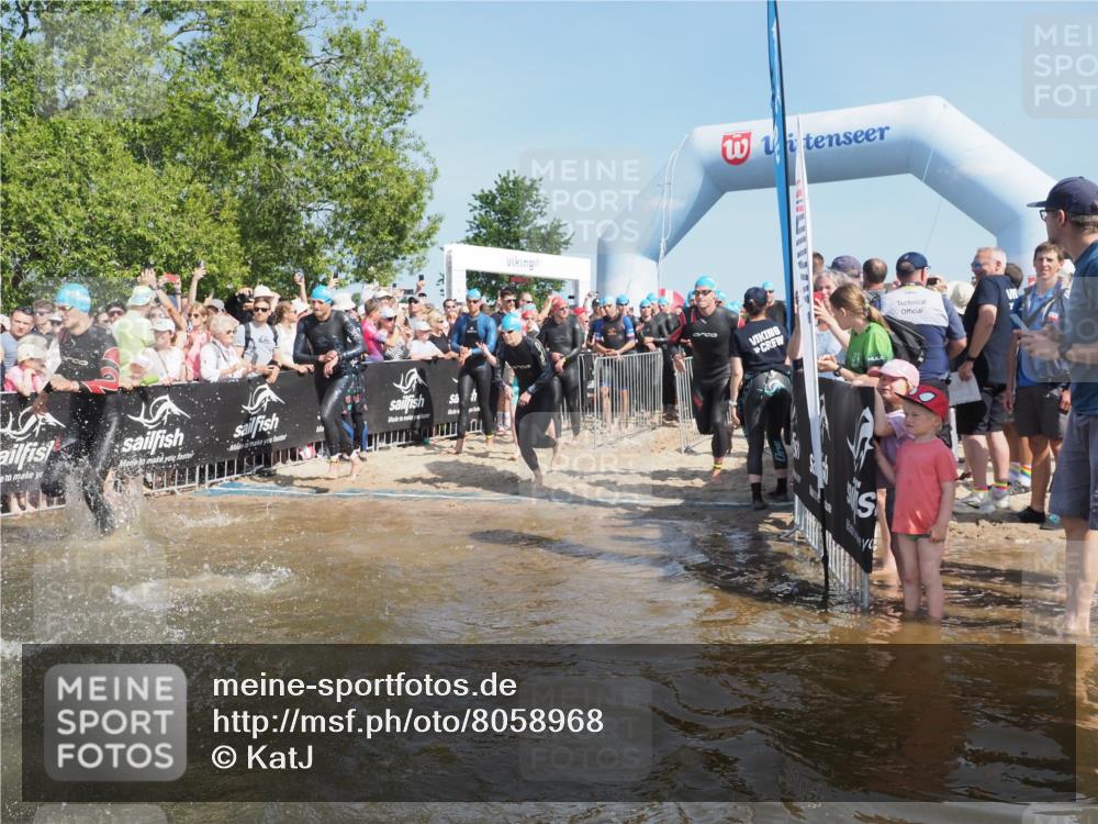 22.06.2025 - Viking Triathlon KatJ http://msf.ph/oto/8058968 22.06.2025 10:00:16 Schwimmen 2, 4, 10, 49, 81, 100, 122, 329, 420, 455, 473, 485, 521, 544, 557, 609, 610, 611, 617 meine-sportfotos.de