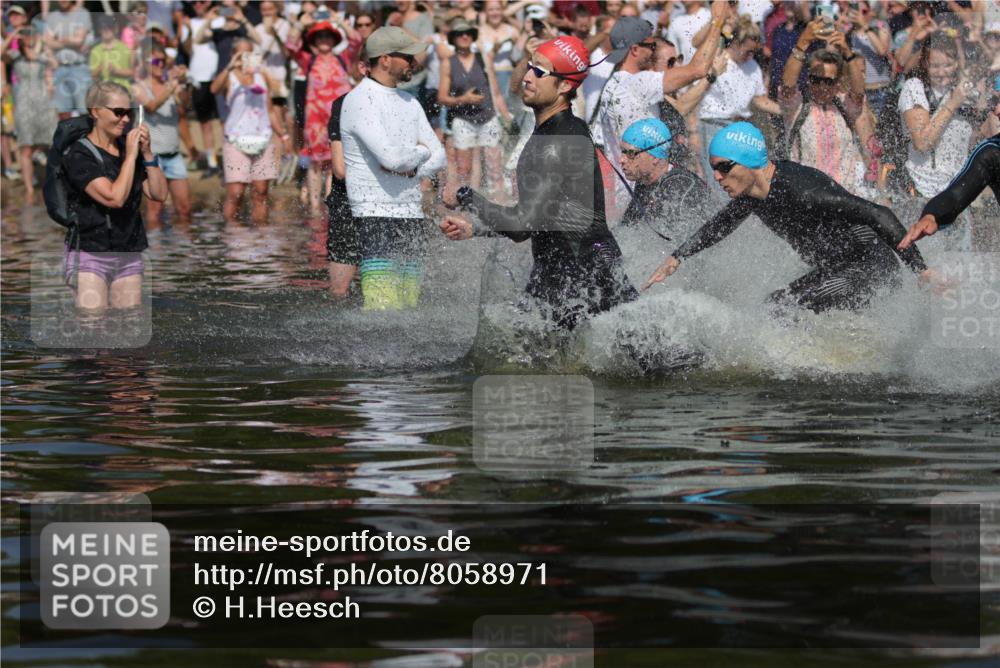 22.06.2025 - Viking Triathlon H.Heesch http://msf.ph/oto/8058971 22.06.2025 10:00:14 Schwimmen 2, 4, 10, 49, 100, 122, 329, 420, 485, 521, 544, 609, 611 meine-sportfotos.de