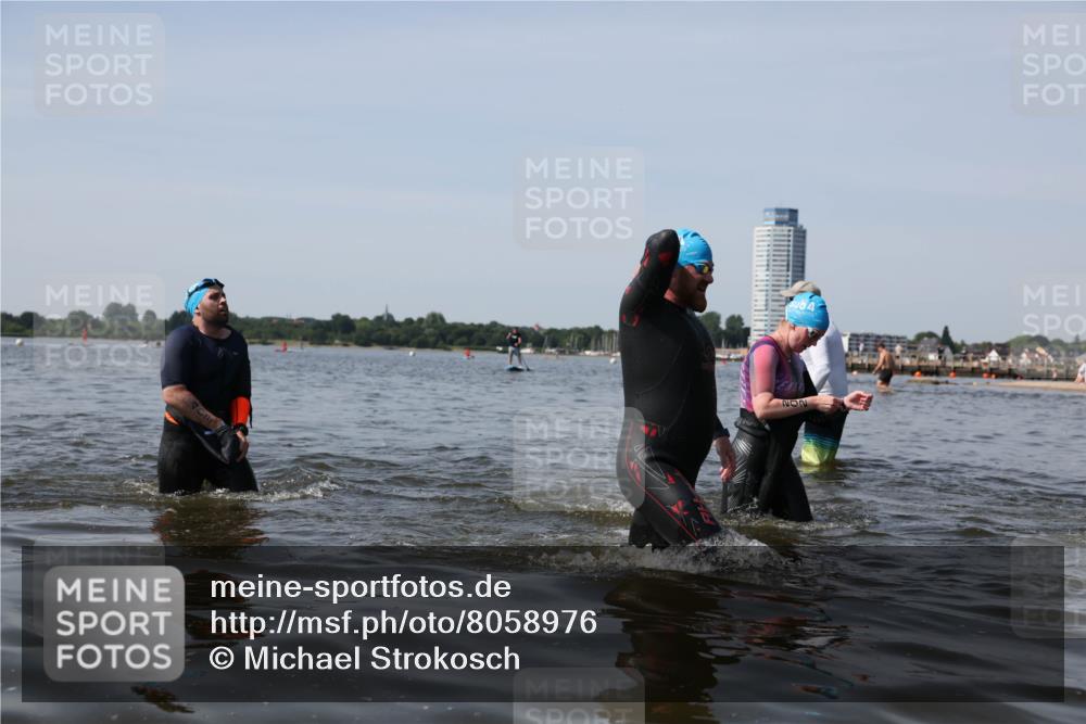 22.06.2025 - Viking Triathlon Michael Strokosch http://msf.ph/oto/8058976 22.06.2025 10:50:34 Schwimmen 24, 48, 202, 402, 418, 463, 533 meine-sportfotos.de