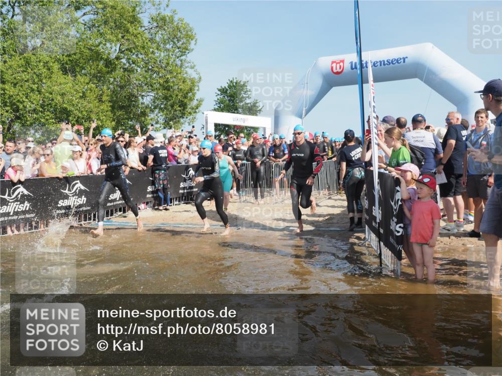 22.06.2025 - Viking Triathlon KatJ http://msf.ph/oto/8058981 22.06.2025 10:00:16 Schwimmen 2, 4, 10, 49, 81, 100, 122, 329, 420, 455, 473, 485, 521, 544, 557, 609, 610, 611, 617 meine-sportfotos.de