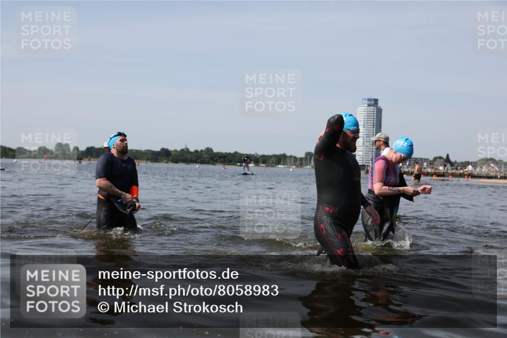 22.06.2025 - Viking Triathlon Michael Strokosch http://msf.ph/oto/8058983 22.06.2025 10:50:34 Schwimmen 24, 48, 202, 402, 418, 463, 533 meine-sportfotos.de
