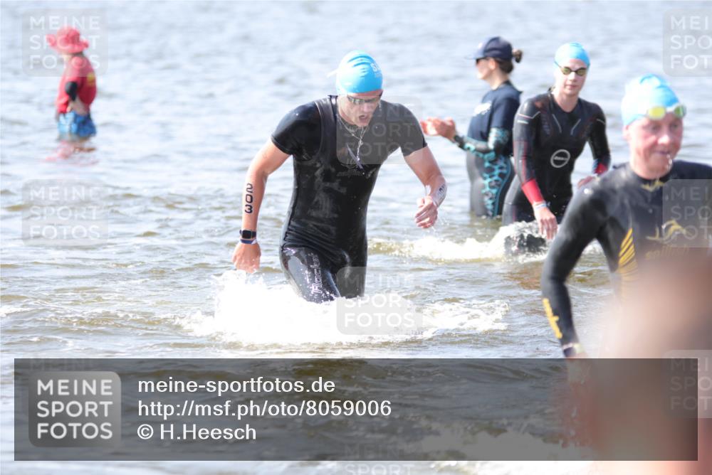 22.06.2025 - Viking Triathlon H.Heesch http://msf.ph/oto/8059006 22.06.2025 10:30:03 Schwimmen 132, 175, 203, 264, 299, 374, 381, 473, 491, 626 meine-sportfotos.de