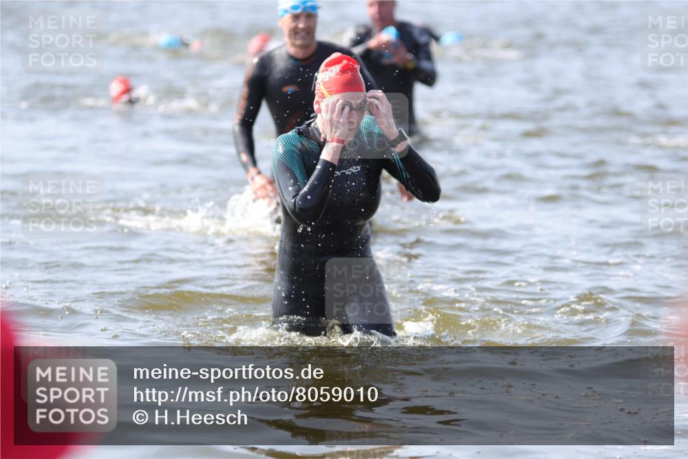 22.06.2025 - Viking Triathlon H.Heesch http://msf.ph/oto/8059010 22.06.2025 10:30:09 Schwimmen 132, 175, 203, 264, 374, 381, 491, 626, 643 meine-sportfotos.de