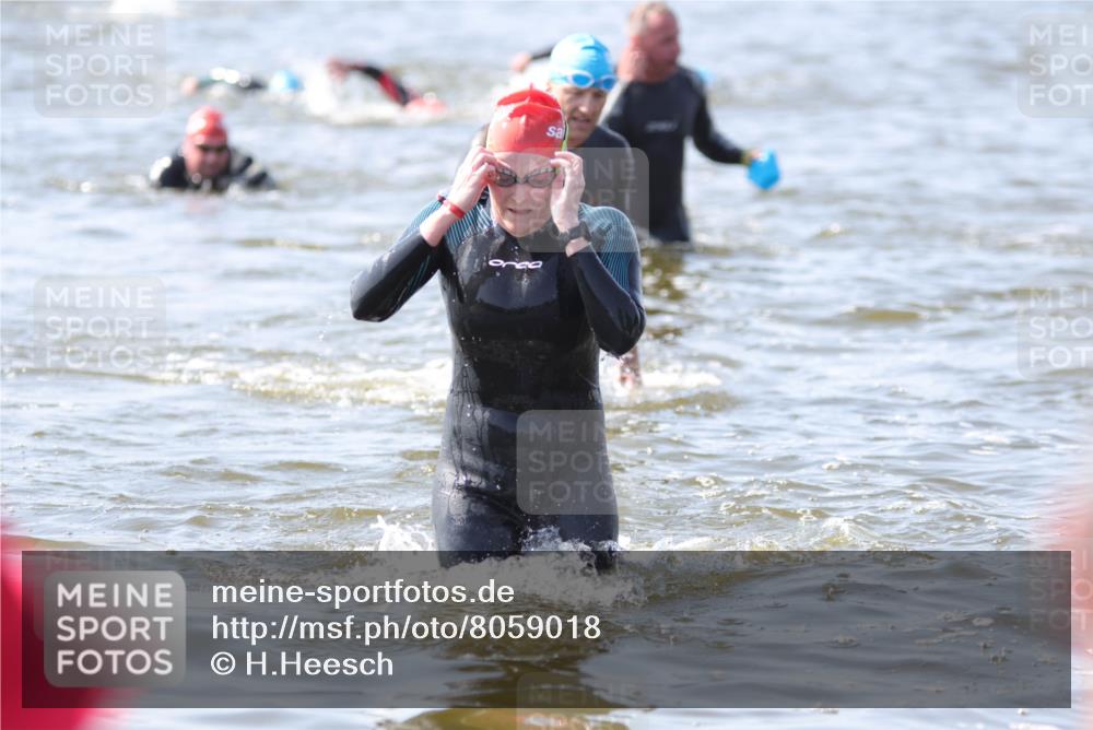 22.06.2025 - Viking Triathlon H.Heesch http://msf.ph/oto/8059018 22.06.2025 10:30:09 Schwimmen 132, 175, 203, 264, 374, 381, 491, 626, 643 meine-sportfotos.de