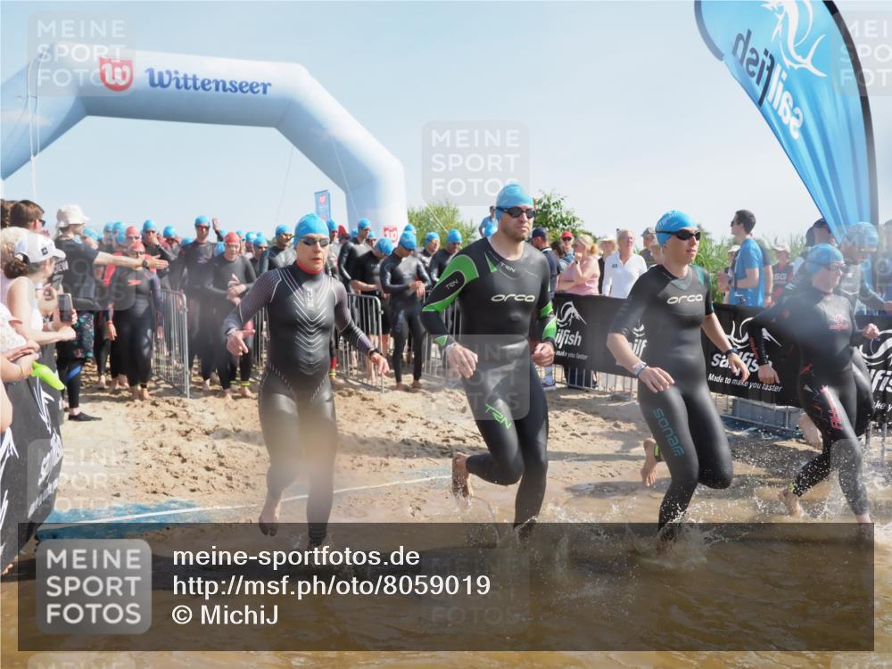22.06.2025 - Viking Triathlon MichiJ http://msf.ph/oto/8059019 22.06.2025 10:03:52 Schwimmen 26, 54, 77, 108, 157, 215, 242, 296, 336, 383, 396, 451, 456, 495, 648 meine-sportfotos.de
