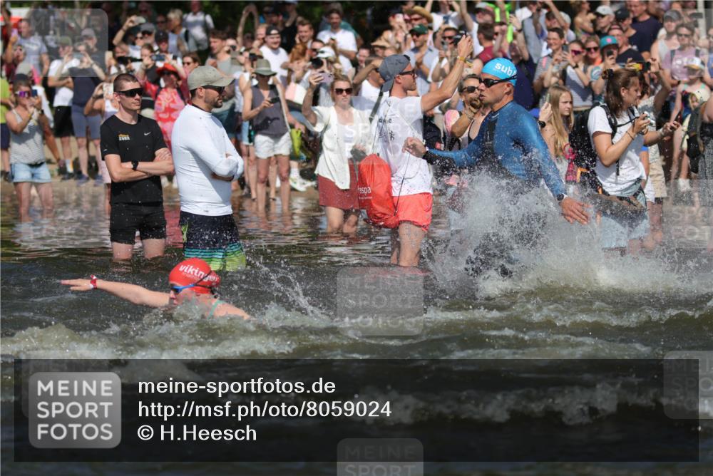 22.06.2025 - Viking Triathlon H.Heesch http://msf.ph/oto/8059024 22.06.2025 10:00:21 Schwimmen 2, 4, 6, 10, 14, 15, 28, 46, 49, 81, 100, 122, 175, 176, 286, 288, 329, 367, 420, 455, 473, 485, 521, 544, 557, 609, 610, 611, 617 meine-sportfotos.de