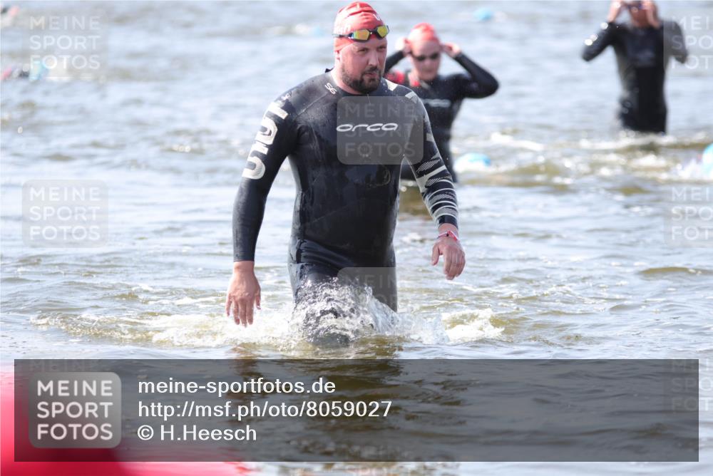 22.06.2025 - Viking Triathlon H.Heesch http://msf.ph/oto/8059027 22.06.2025 10:30:19 Schwimmen 132, 381, 393, 491, 551, 626, 643 meine-sportfotos.de