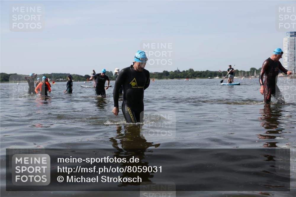 22.06.2025 - Viking Triathlon Michael Strokosch http://msf.ph/oto/8059031 22.06.2025 10:50:54 Schwimmen 308, 523, 543 meine-sportfotos.de