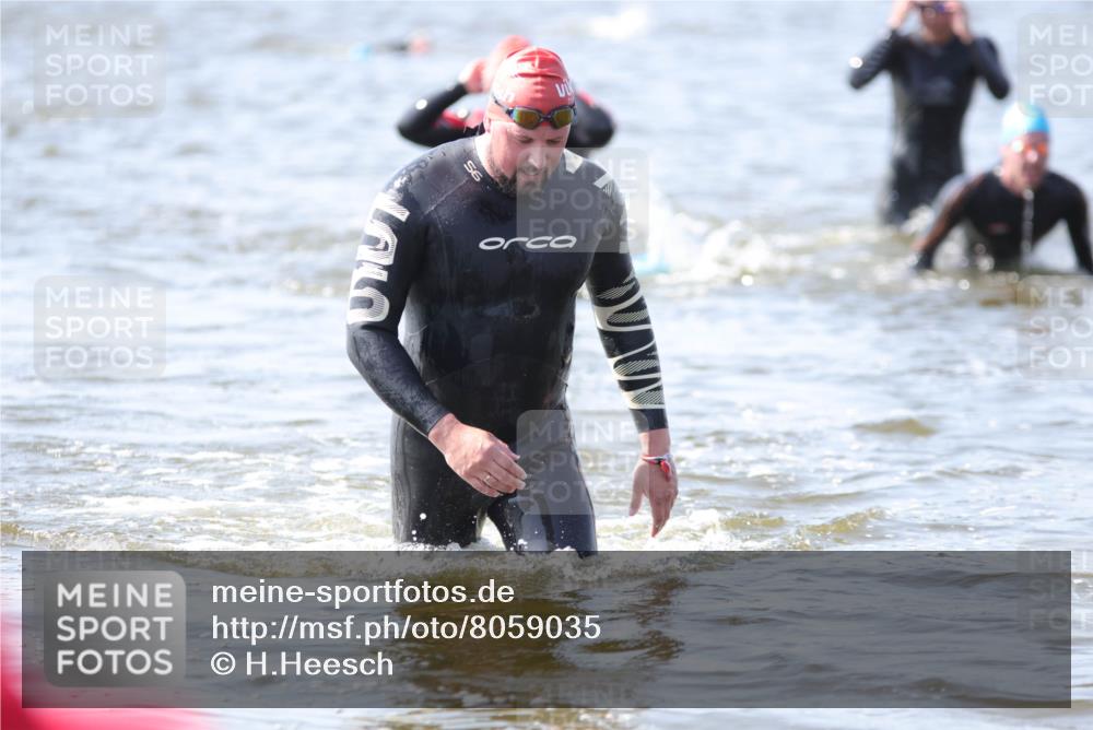 22.06.2025 - Viking Triathlon H.Heesch http://msf.ph/oto/8059035 22.06.2025 10:30:20 Schwimmen 132, 381, 393, 491, 551, 626, 643 meine-sportfotos.de