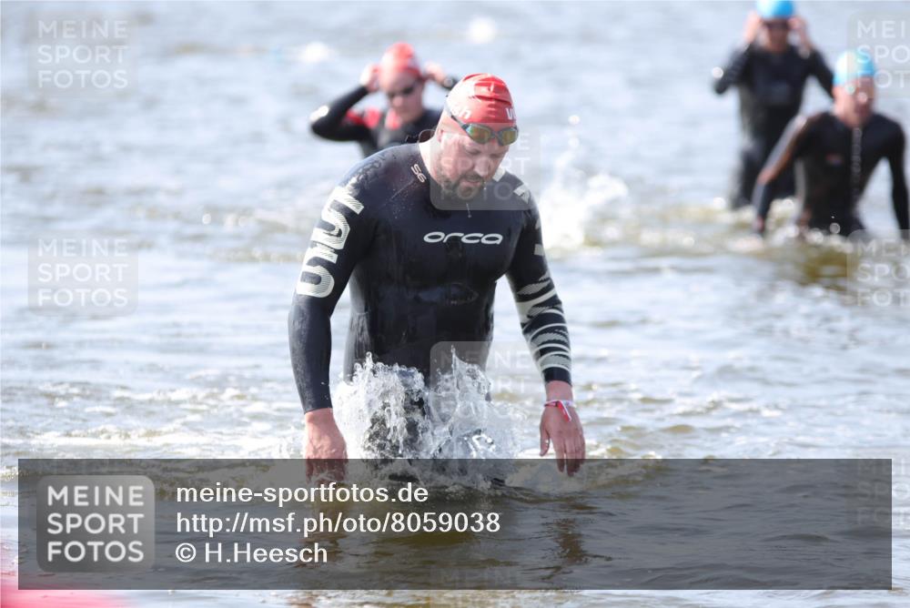 22.06.2025 - Viking Triathlon H.Heesch http://msf.ph/oto/8059038 22.06.2025 10:30:20 Schwimmen 132, 381, 393, 491, 551, 626, 643 meine-sportfotos.de
