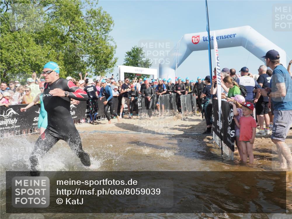 22.06.2025 - Viking Triathlon KatJ http://msf.ph/oto/8059039 22.06.2025 10:00:18 Schwimmen 2, 4, 10, 15, 28, 49, 81, 100, 122, 175, 288, 329, 367, 420, 455, 473, 485, 521, 544, 557, 609, 610, 611, 617 meine-sportfotos.de