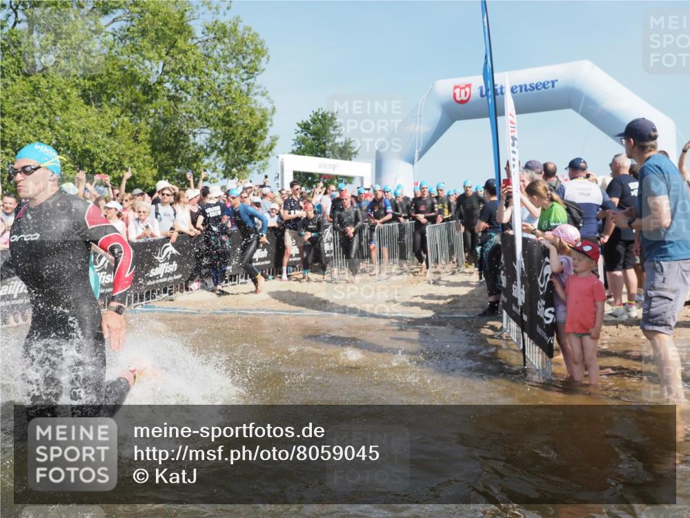 22.06.2025 - Viking Triathlon KatJ http://msf.ph/oto/8059045 22.06.2025 10:00:18 Schwimmen 2, 4, 10, 15, 28, 49, 81, 100, 122, 175, 288, 329, 367, 420, 455, 473, 485, 521, 544, 557, 609, 610, 611, 617 meine-sportfotos.de