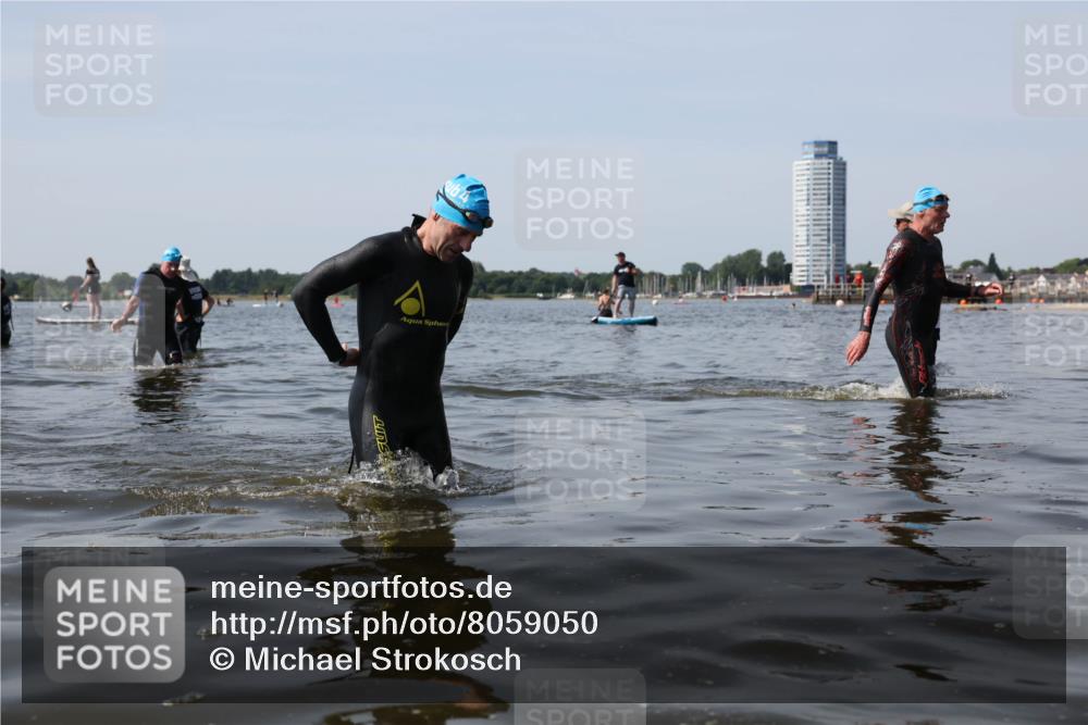 22.06.2025 - Viking Triathlon Michael Strokosch http://msf.ph/oto/8059050 22.06.2025 10:50:54 Schwimmen 308, 523, 543 meine-sportfotos.de
